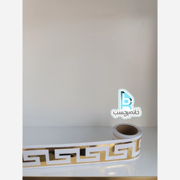 نوار قرنیزی ورساچه زمینه سفید با نقش طلایی